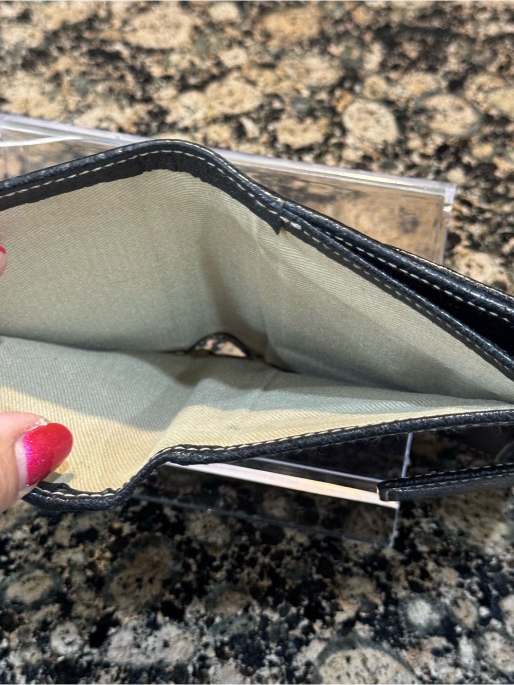 Kate Spade ♠️ Pebbled Leather Wallet Made in Italy - Picture 7 of 7